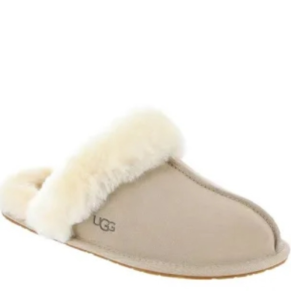 UGG Scuffette ll women’s tan cream slippers fur lined women’s size‎ 8 winter